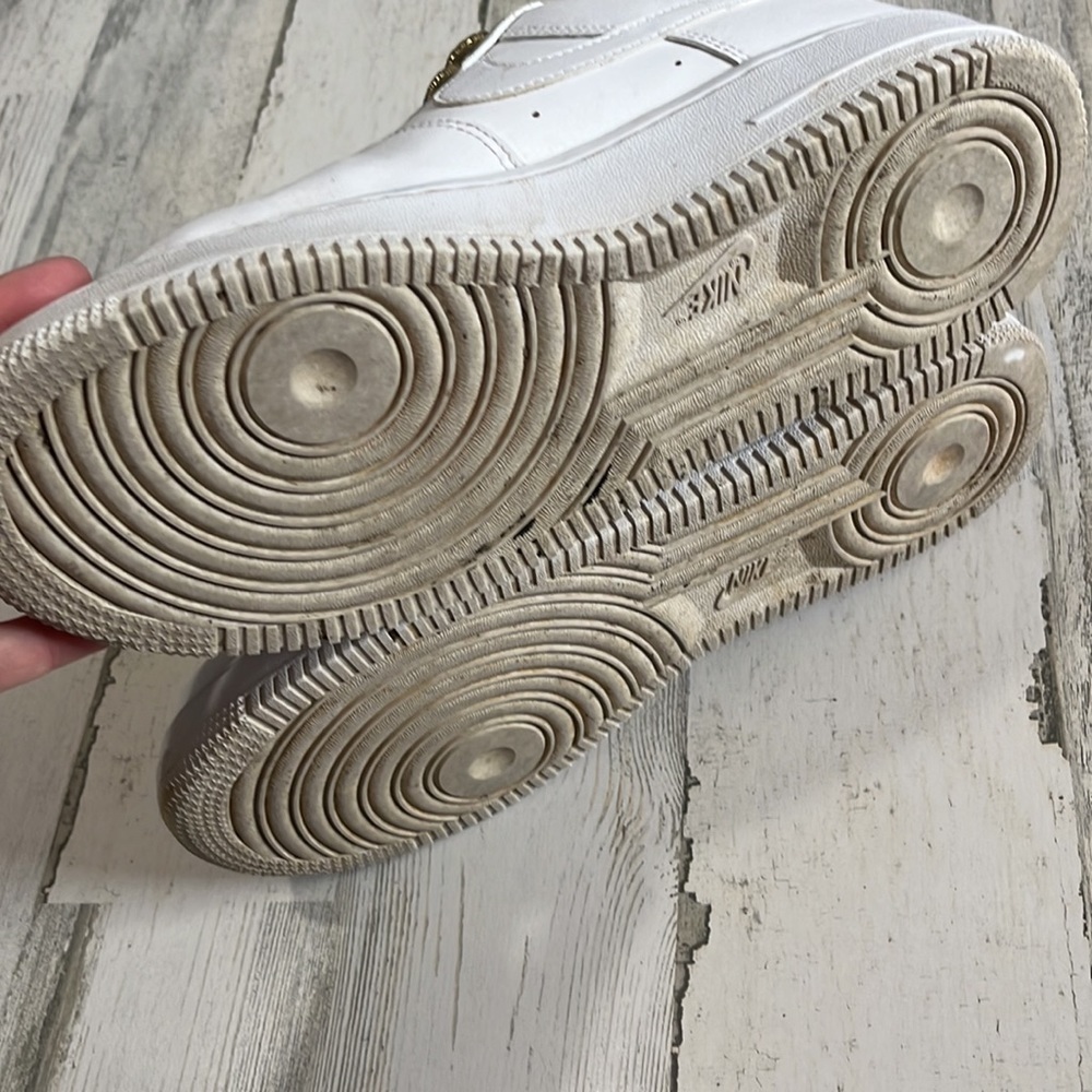 Nike AirForce Ones Size 8.5 - Picture 9 of 10